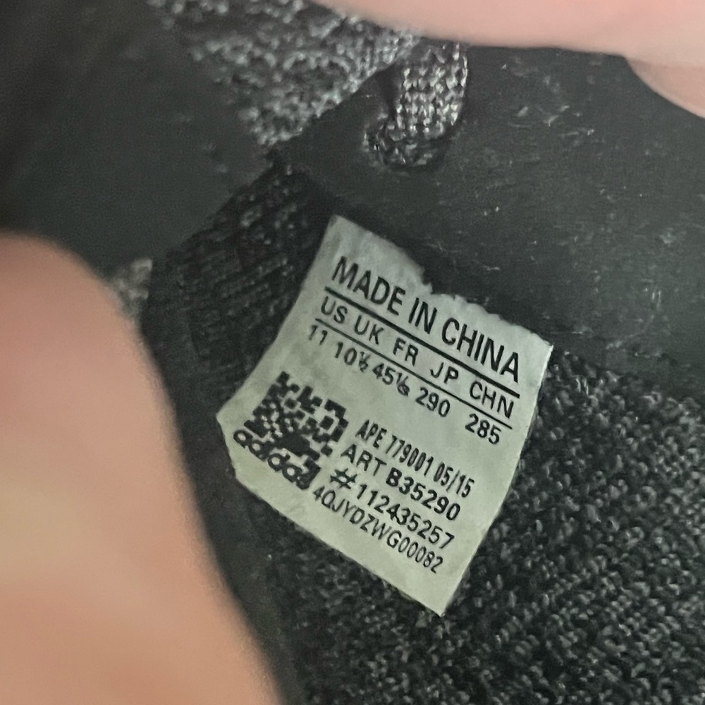 YEEZY BOOST 350 'PIRATE BLACK' 2023 - Men’s 11 - Picture 5 of 8